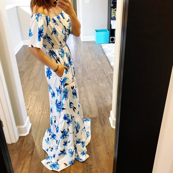 ✨HP✨ Blue floral off shoulder maxi dress - Picture 6 of 7
